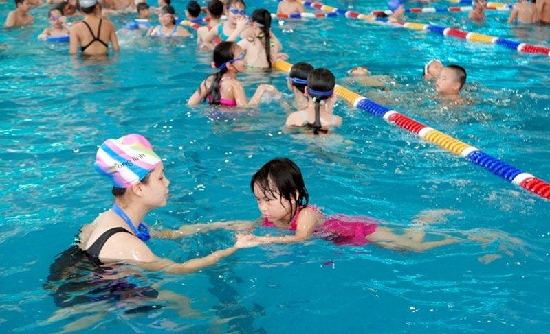 200 trẻ ở Hà Nội được học bơi miễn phí